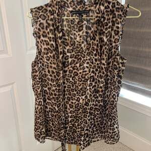 White House Black Market sz 12 Animal Print Leopard
